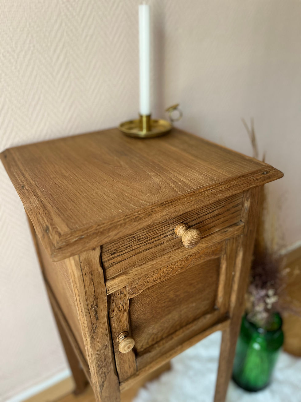 Miniature : Le meuble d'appoint ou grand chevet