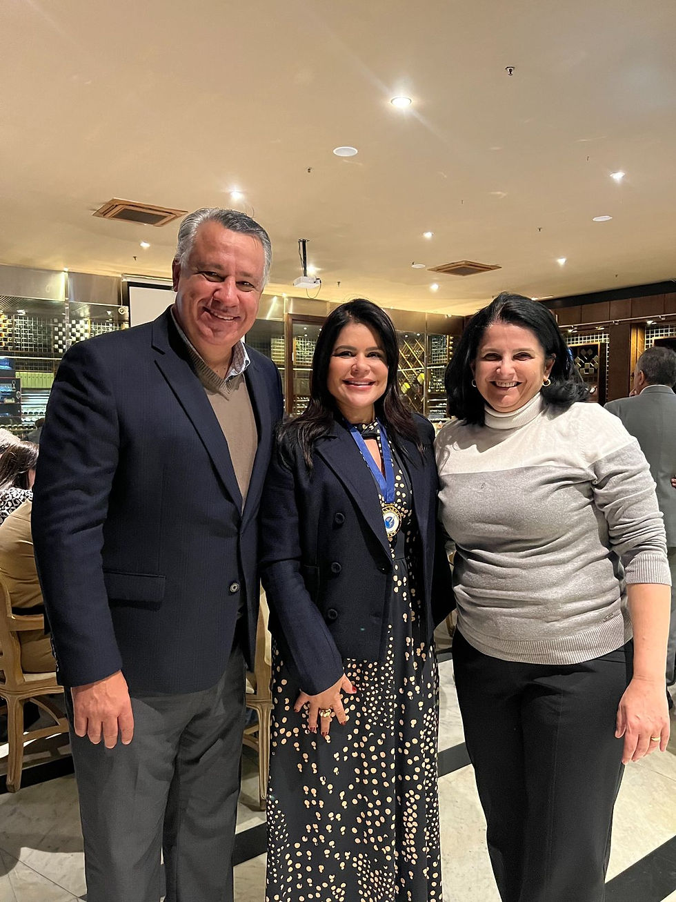 Em solenidade realizada no Baby Beef Wine House, na noite deste domingo, 30 de junho, a presidente da SP Frente Cidadã, Wilma Campos Machado, foi agraciada com a láurea de “Mérito Pessoal” pela Associação Interamericana de Imprensa