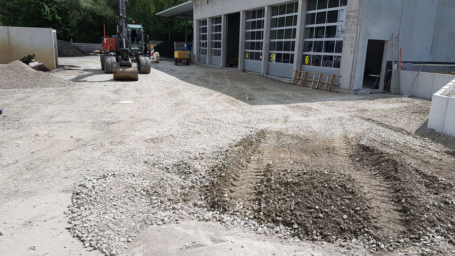 Fahrzeughalle Kläranlage BL-34.jpg