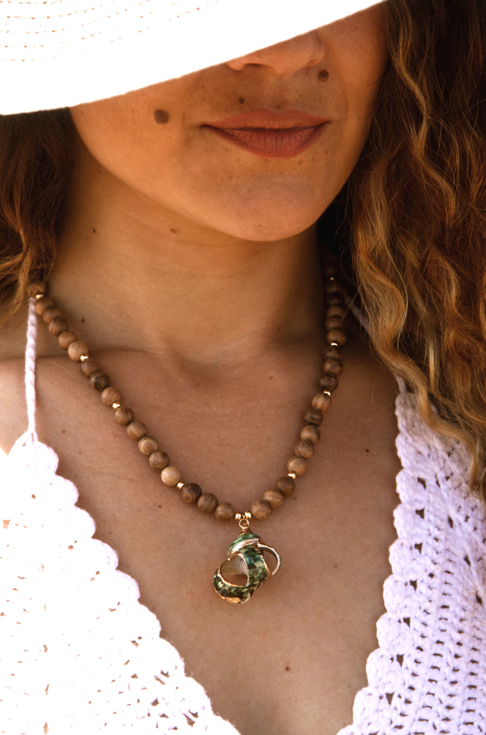 COLLIER ALOHA - Collier en perles de bois & turbo vert