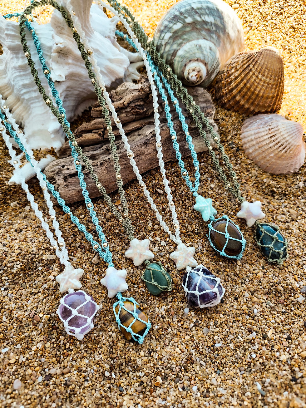 Collier en macramé et pierres semi précieuses