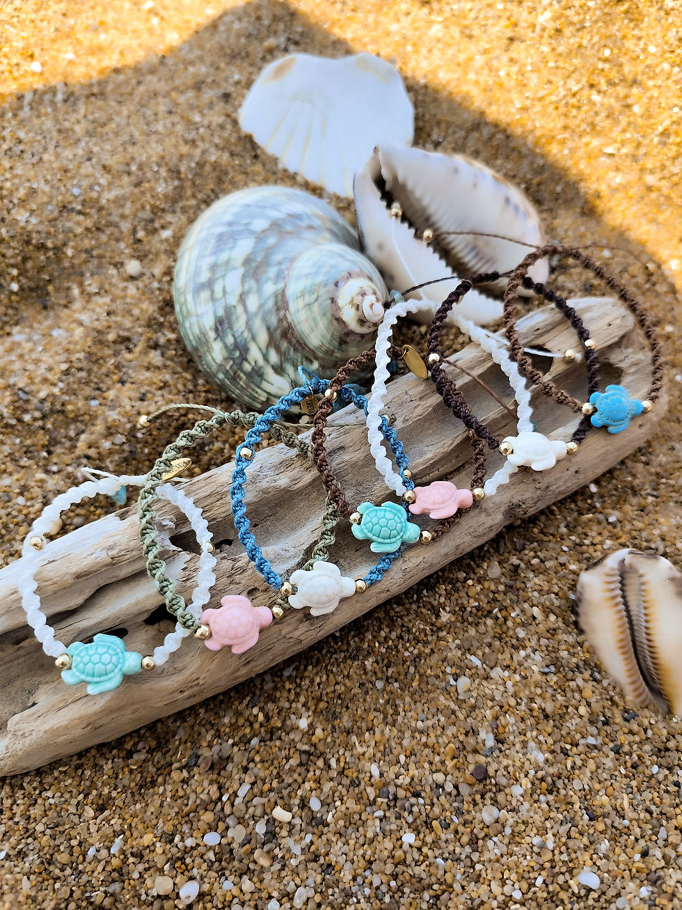 Bracelet en macramé et tortue