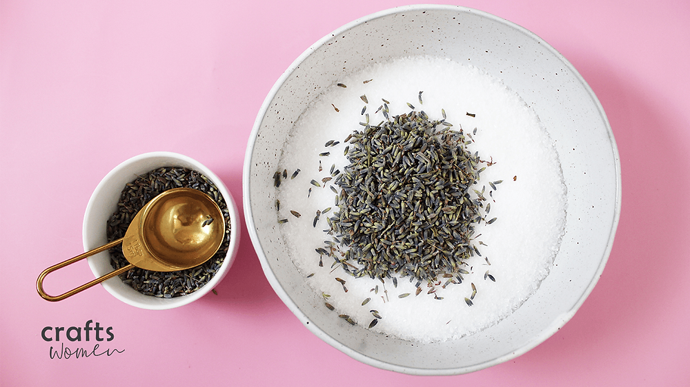 adding-lavender-buds