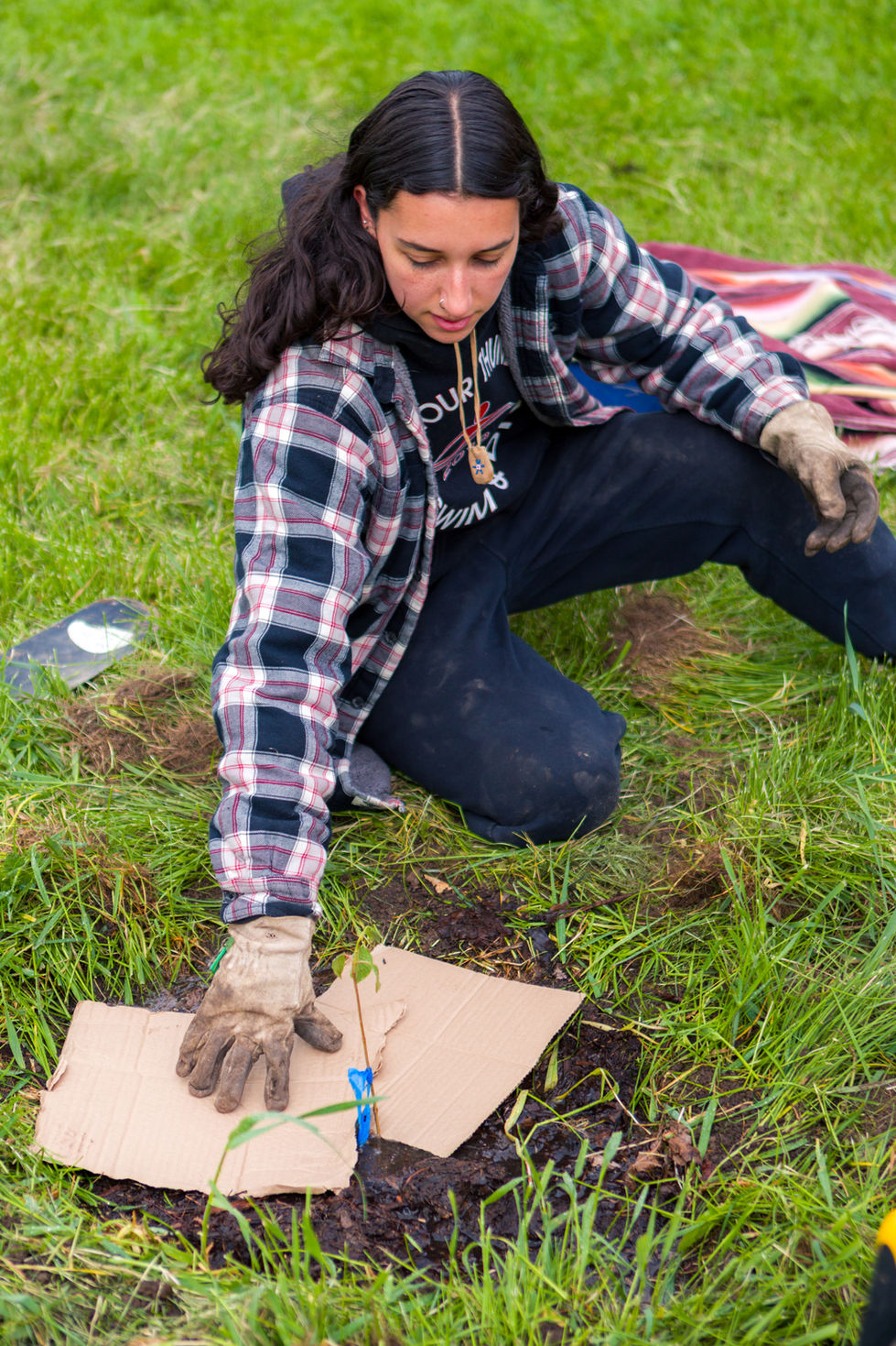2025-05-17-dining-student-farm-planting-day-12