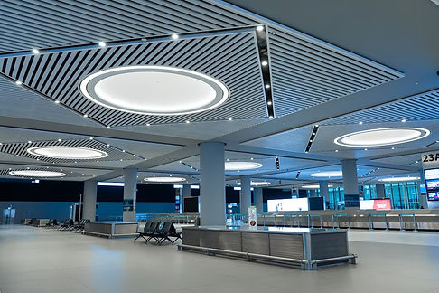 imgi_195_deserted-modern-arrivals-hall-istanbul-international-airport_105751-10782.jpg