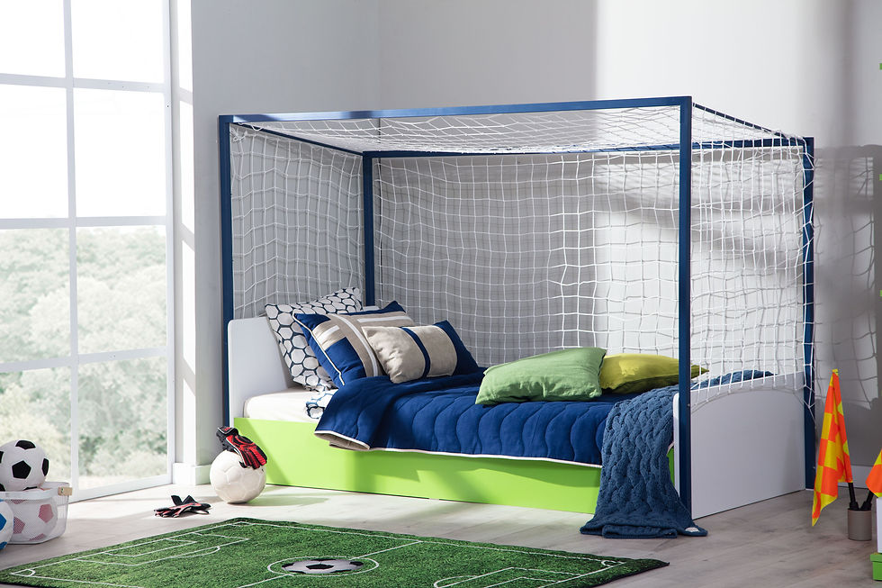 Kinderbett mit integriertem Fussballtor