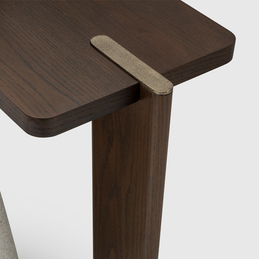 Miniaturbild: Runde Schubladen des Soho Schminktisches mit modernem Design.