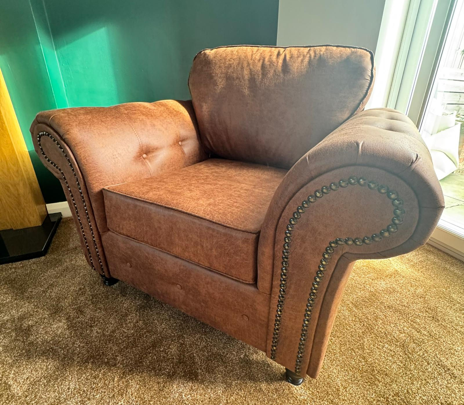 OAKLAND ARMCHAIR IN RENO TAN