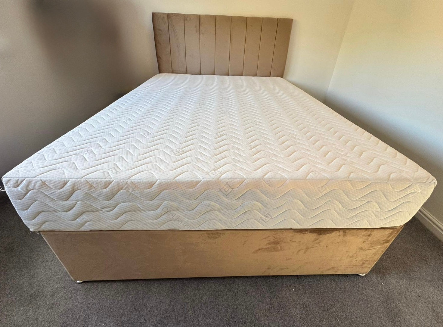 DOUBLE - MEMORY CONCEPTS MATTRESS WITH DIVAN BASE & 24 inch HEADBOARD 