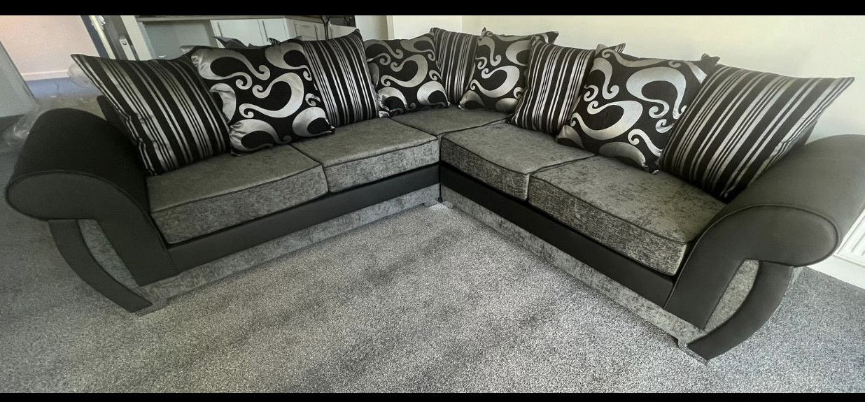 2 CORNER  2 SHANNON  SCATTER BACK CORNER SOFA -