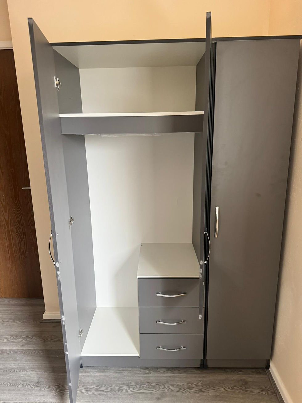 Thumbnail: METRO 3 door  mirror with 3 drawers - grey 