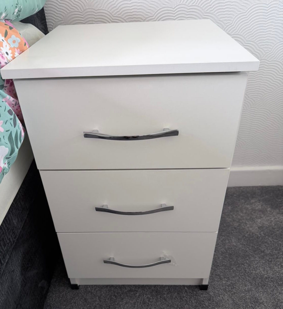 METRO  (WHITE) 3 DRAWER BEDSIDE - FULLY ASSEMBLED 