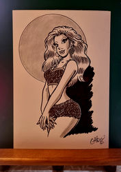 Dessin d'une pin-up stylisée sous la lune