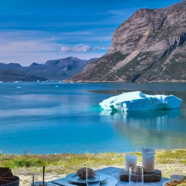 A scenic lunch spot overlooking a serene lake