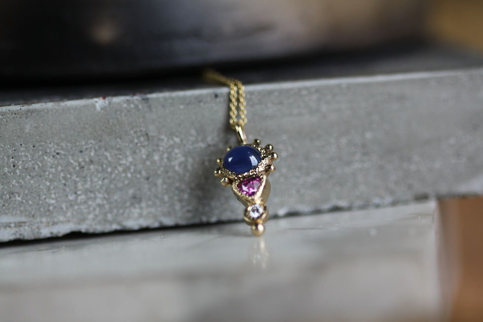 Thumbnail: Tri Stone Ancient Pendant