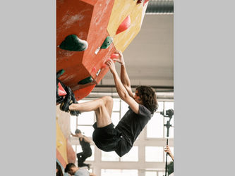 Вељко Љубојевић - првак Србије и Мађарске у спортском пењању