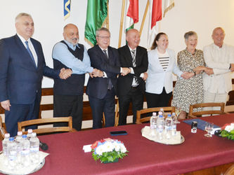 Мохач и Апатин постали побратими