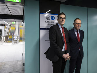 Завршено реновирање пештанског "плавог" метроа