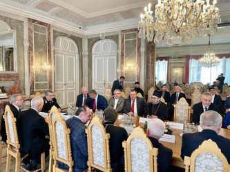 Владика Лукијан на округлом столу у руској амбасади у Будимпешти