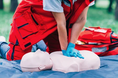 67229337-cpr-training-outdoors.webp
