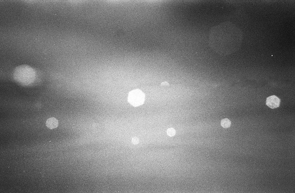 vue sous marine, étincelles