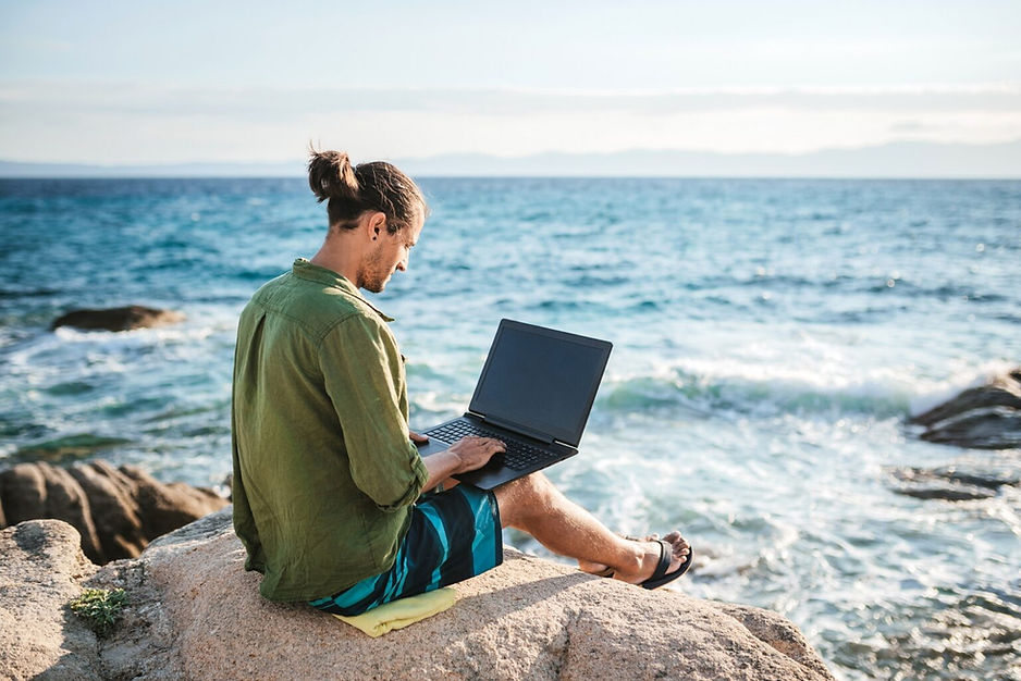 The-Digital-Nomad-Lifestyle-Do-your-employees-want-to-work-remotely-from-abroad-1536x1025.