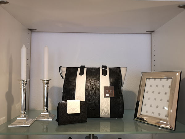 voi-ledertasche-2farbig-schwarz-weiss-bilderrahmen-kerzenleuchter-herda-fashion-kempen