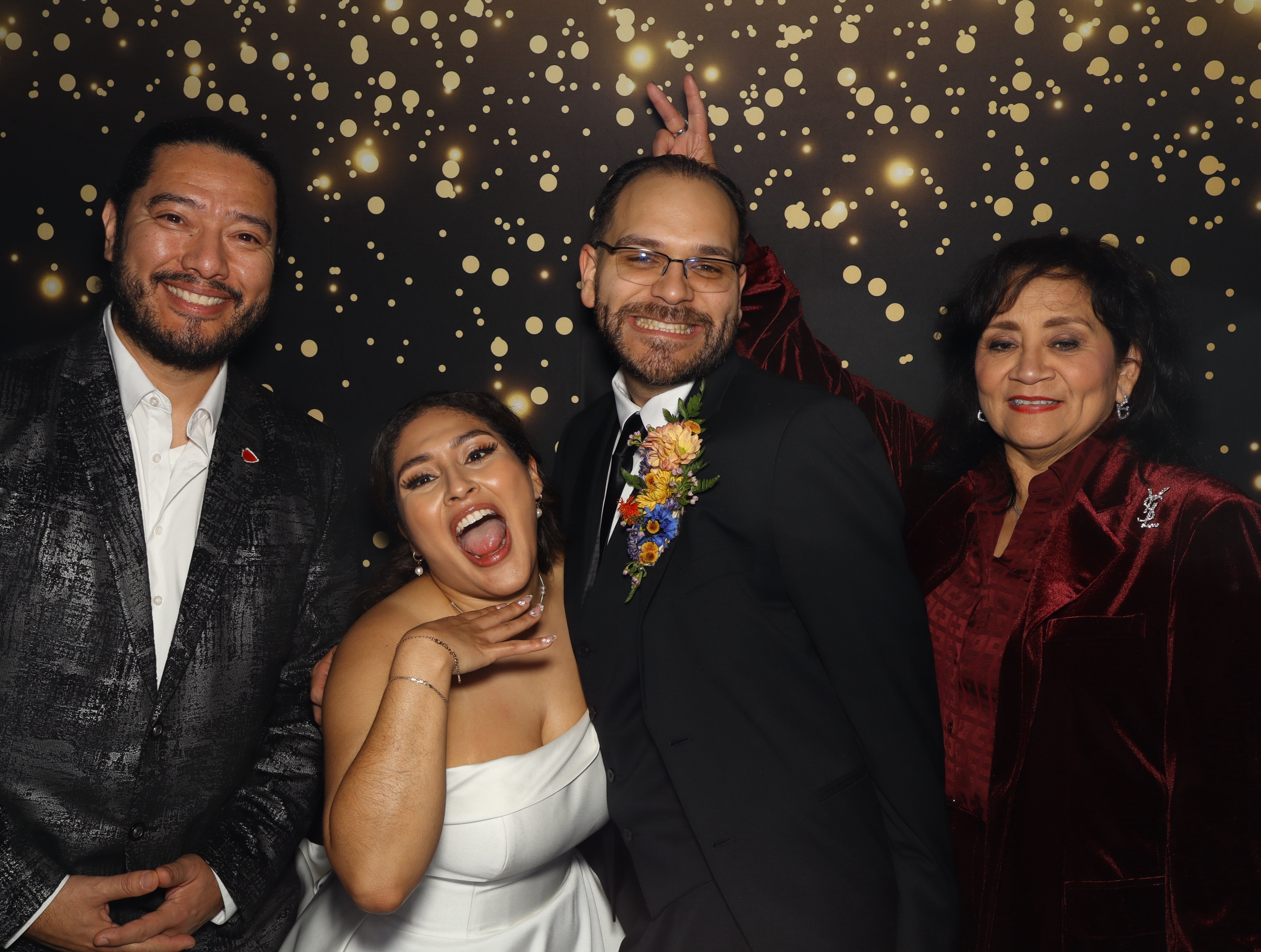Why Every Wedding in Kansas City Needs a Full Photo Booth Experience