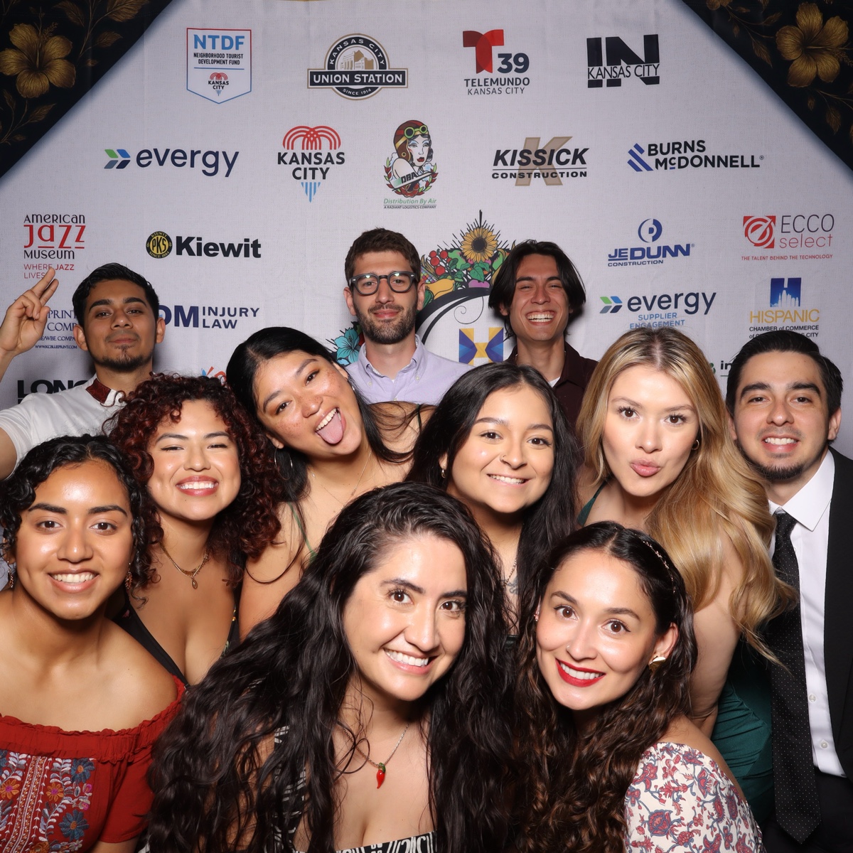 How Advanced Photo Booth Services Make Events More Social in Kansas City