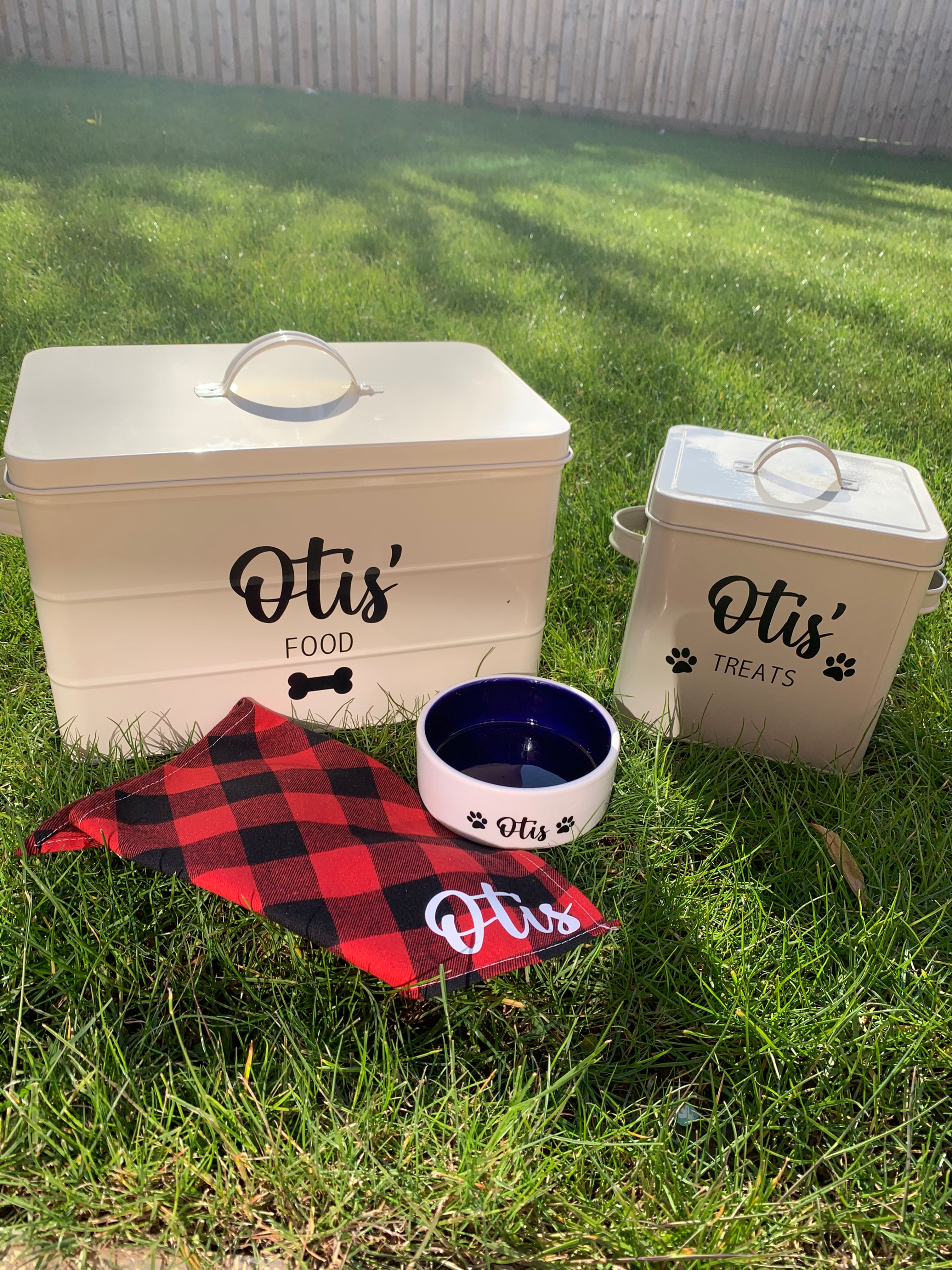 Personalised Pet vinyl Stickers/Labels and iron on