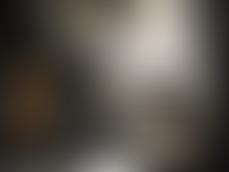 Baldosines blancos y negros.