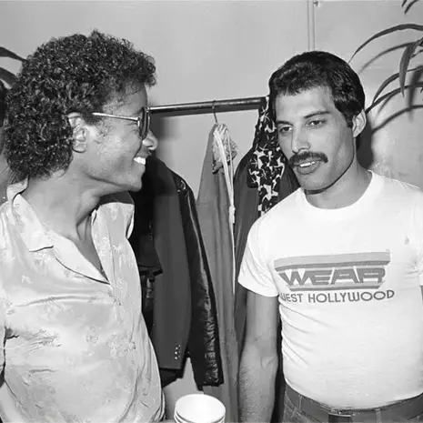 "When Legends Collide: Michael Jackson and Freddie Mercury's Iconic Duet"