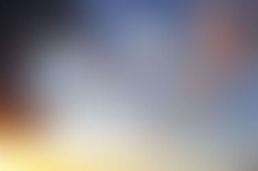 چند نکته در باره ی "بامداد در آینه"