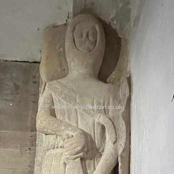 Effigy of a knight showing face