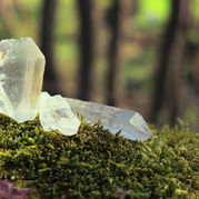 crystals-5047732_1280.jpg