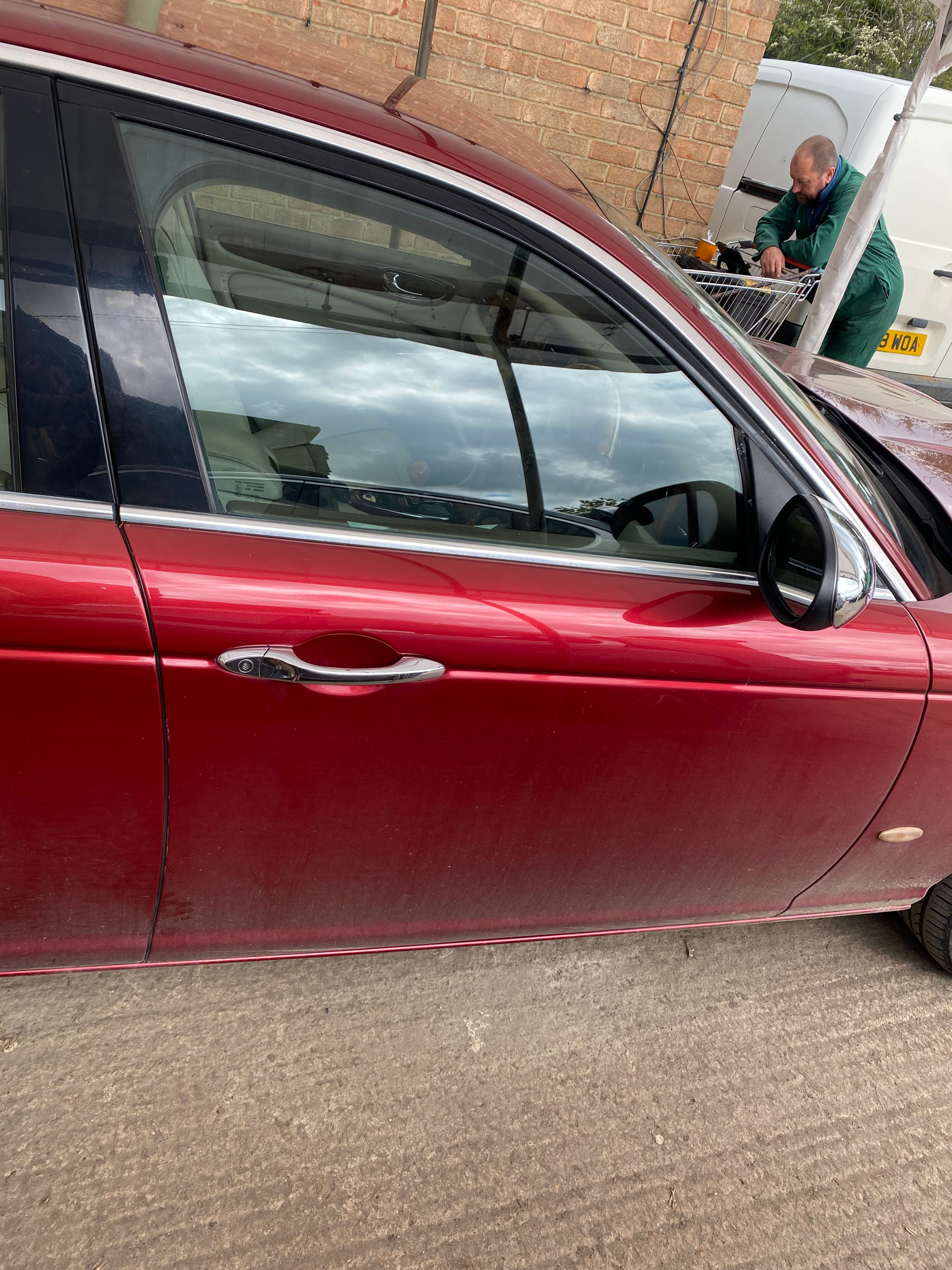 JAGUAR XJ (X350) OSF DOOR ASSEMBLY C2C6266 RADIANCE CHB