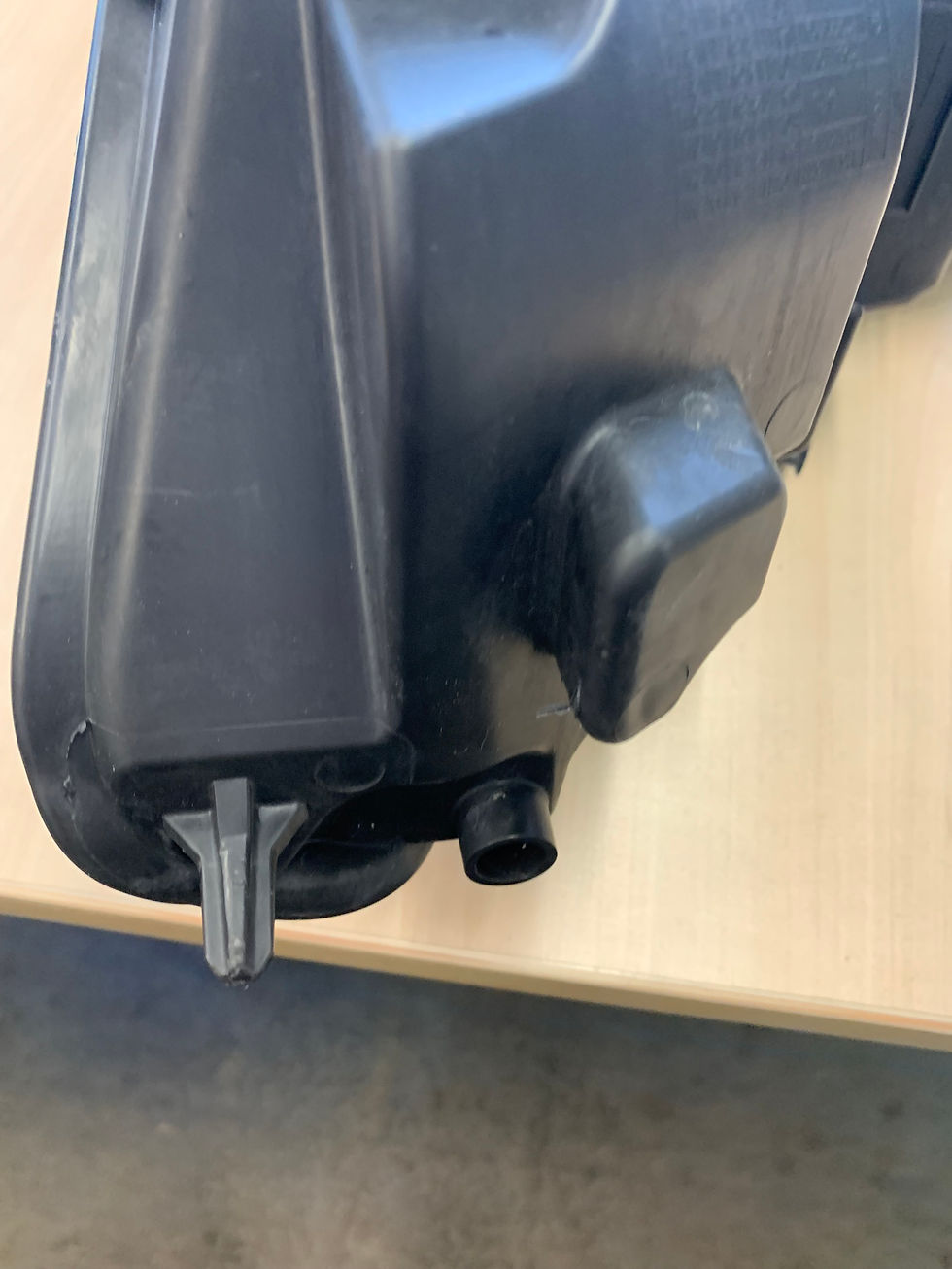 Miniatura: E-Pace RH Headlamp (Led) J9C20687 BROKEN BRACKETS