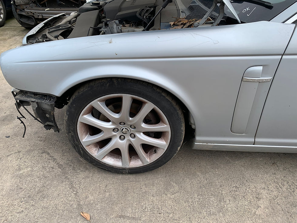 JAGUAR XJ (X358) LH WING ASSEMBLY C2C31205