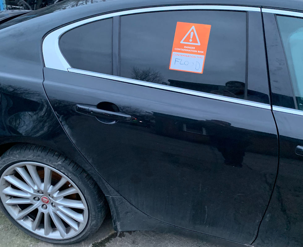 JAGUAR XE OSR/RHR DOOR ASSEMBLY (SANTORINI BLACK PAB) T4N2634