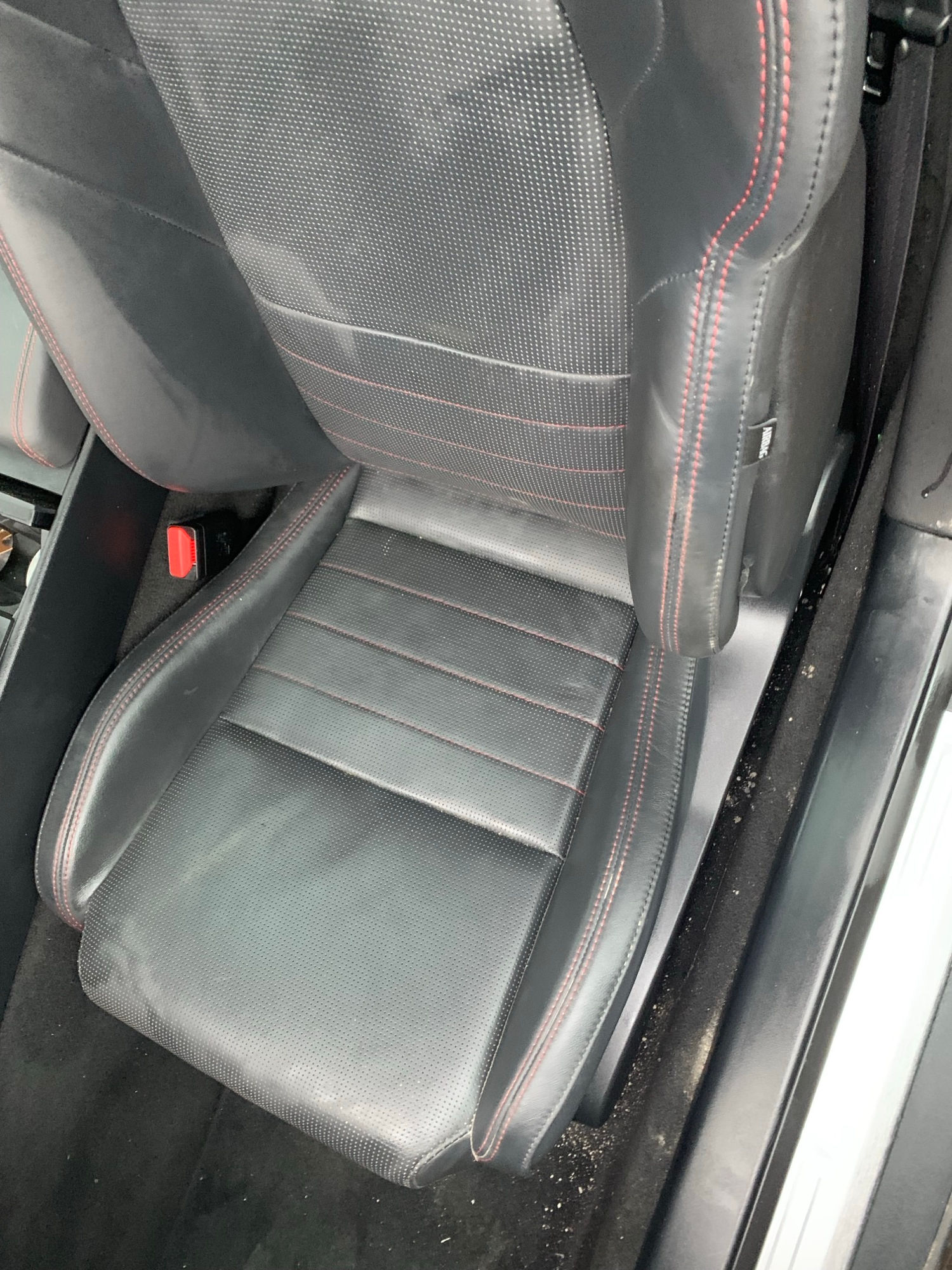 JAGUAR F-TYPE R PAIR OF FRONT SEATS WITH DOOR CARDS (BLACK RED STITCH)