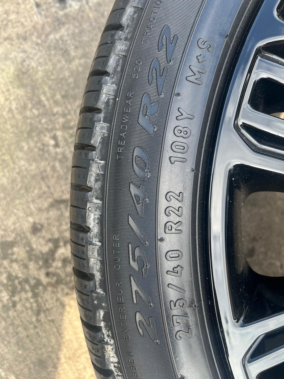 Miniatura: LAND ROVER RANGE ROVER 22 INCH (PINCER) WHEEL WITH TYRE LR099147