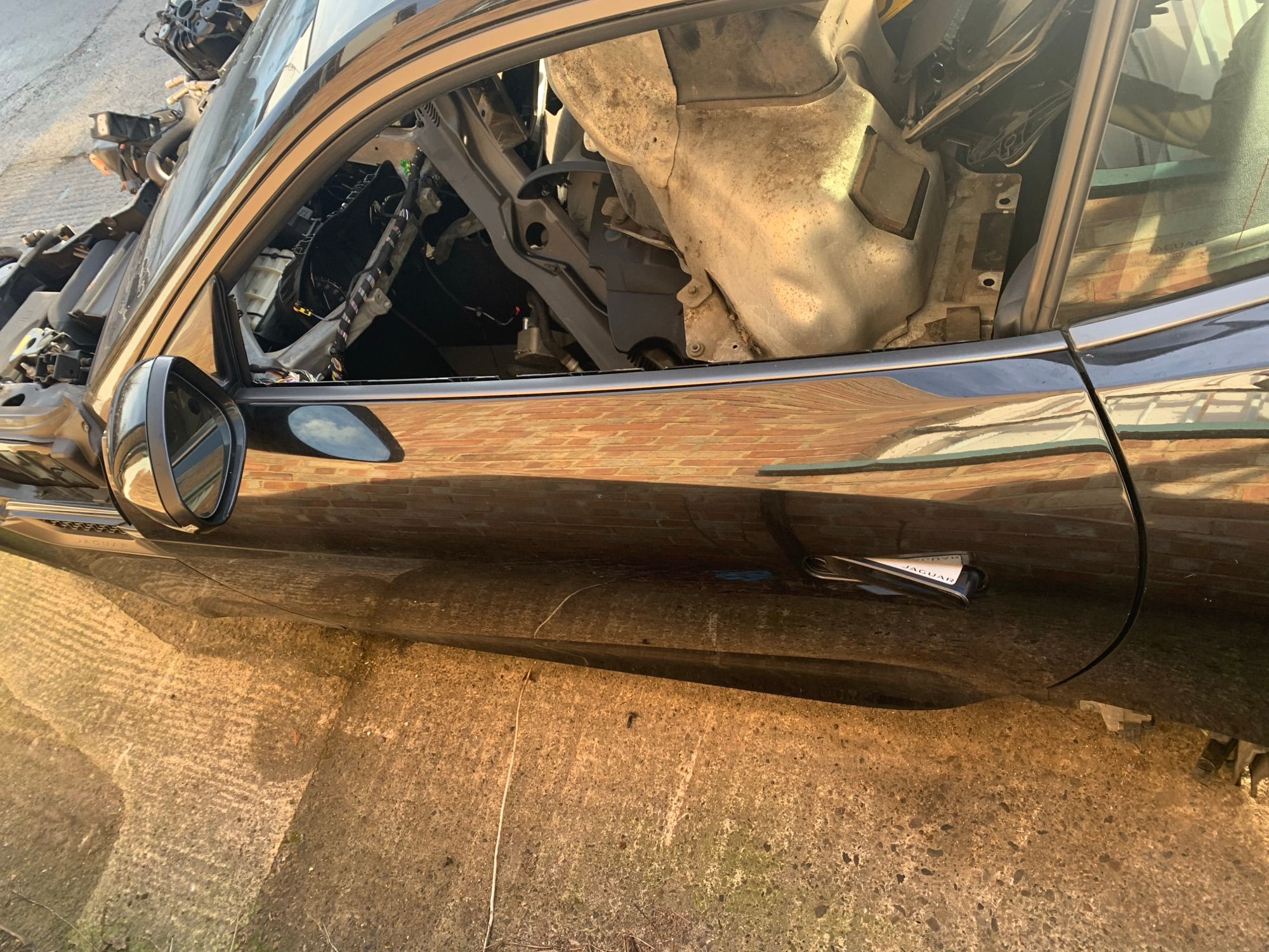 JAGUAR  F-Type NS Door Assembly T2R27381 (SANTORINI BLACK PAB)