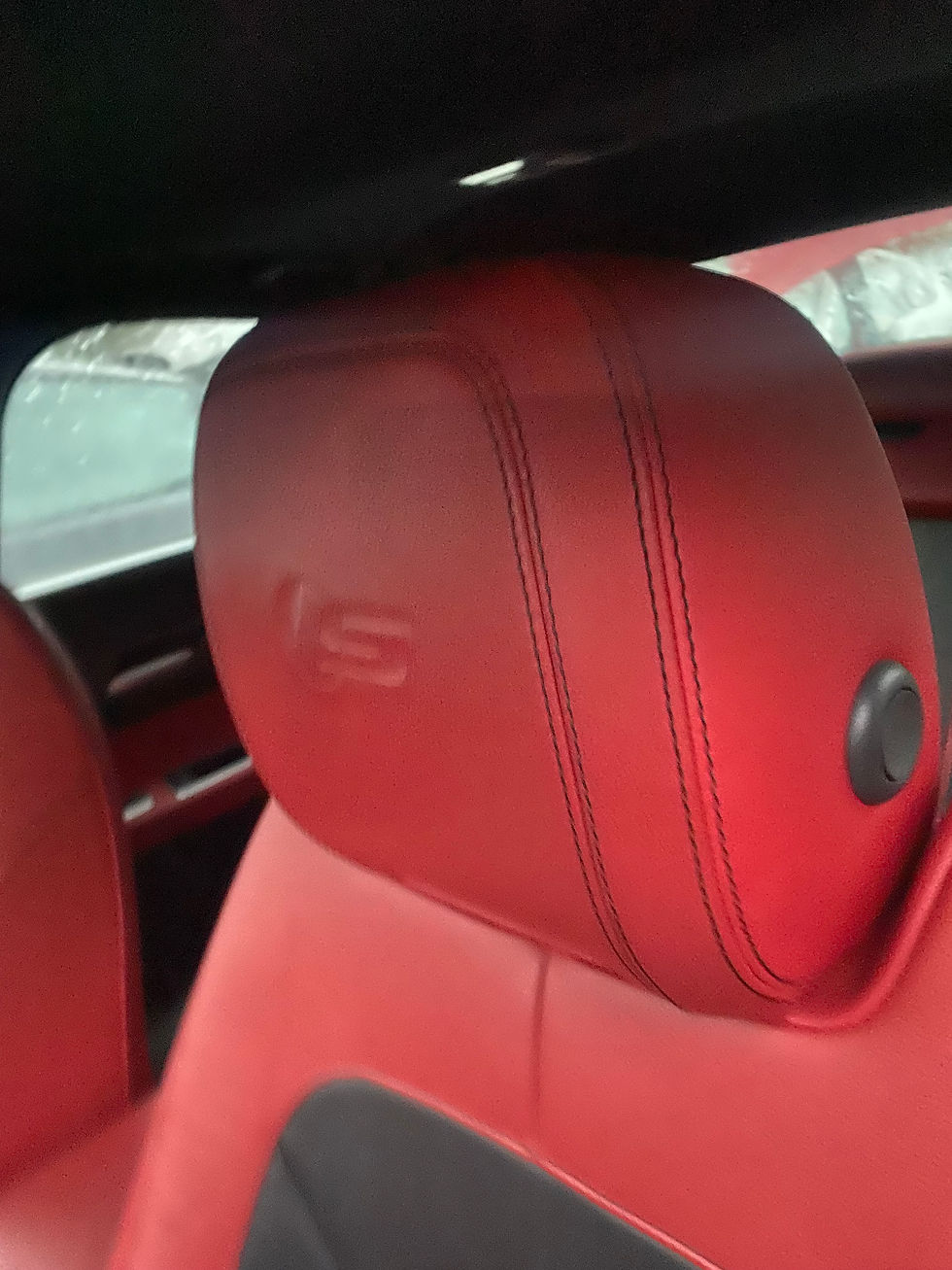 Miniaturbild: JAGUAR ALL NEW XF (X260) SEATS WITH DOOR CARDS(HEATED + COOLED) RED + BLACK