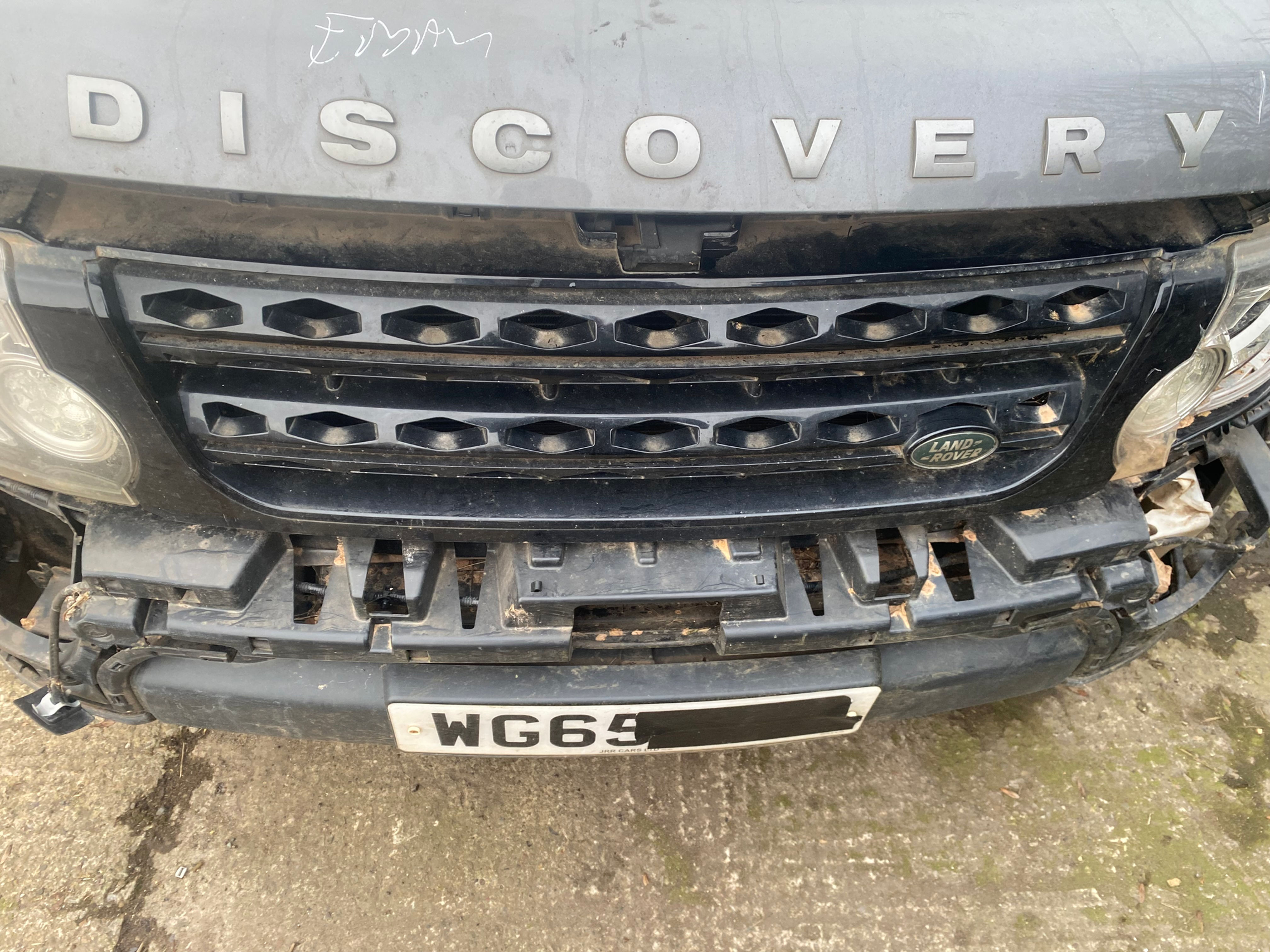 LANDROVER DISCOVERY 4 FRONT GRILLE (BLACK ON BLACK)