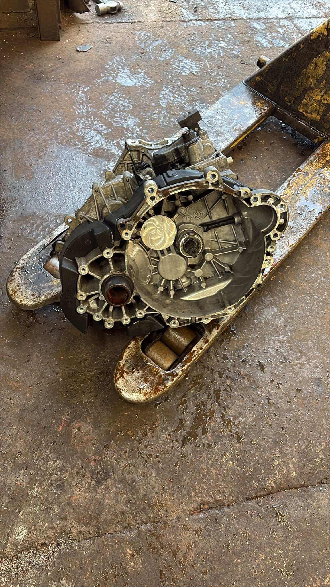 RANGE ROVER EVOQUE 2.2 6 SPD MANUAL GEARBOX EJ3R7002CA