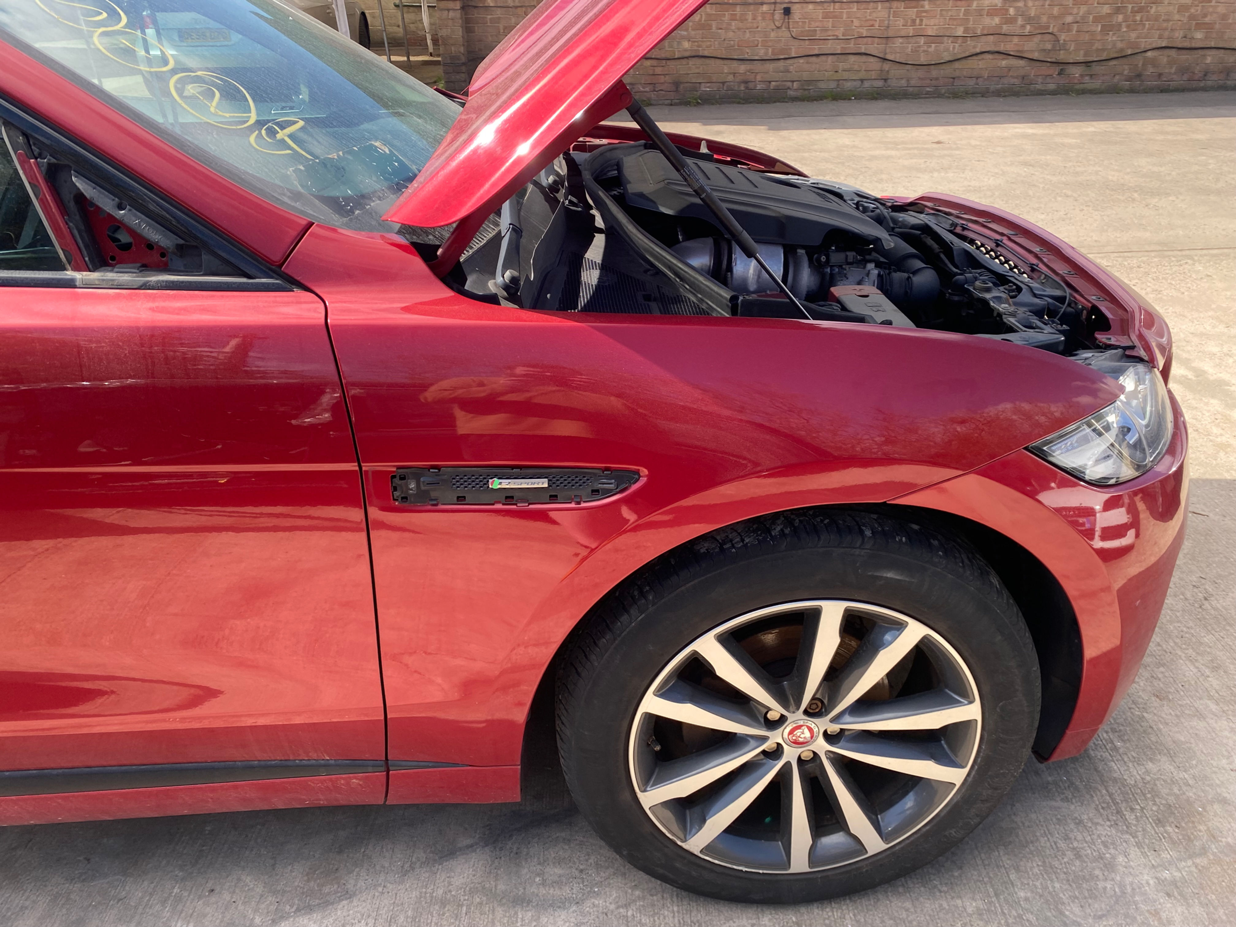 Jaguar F-Pace RH Wing Assembly T4A15238 (FIRENZE CAH)