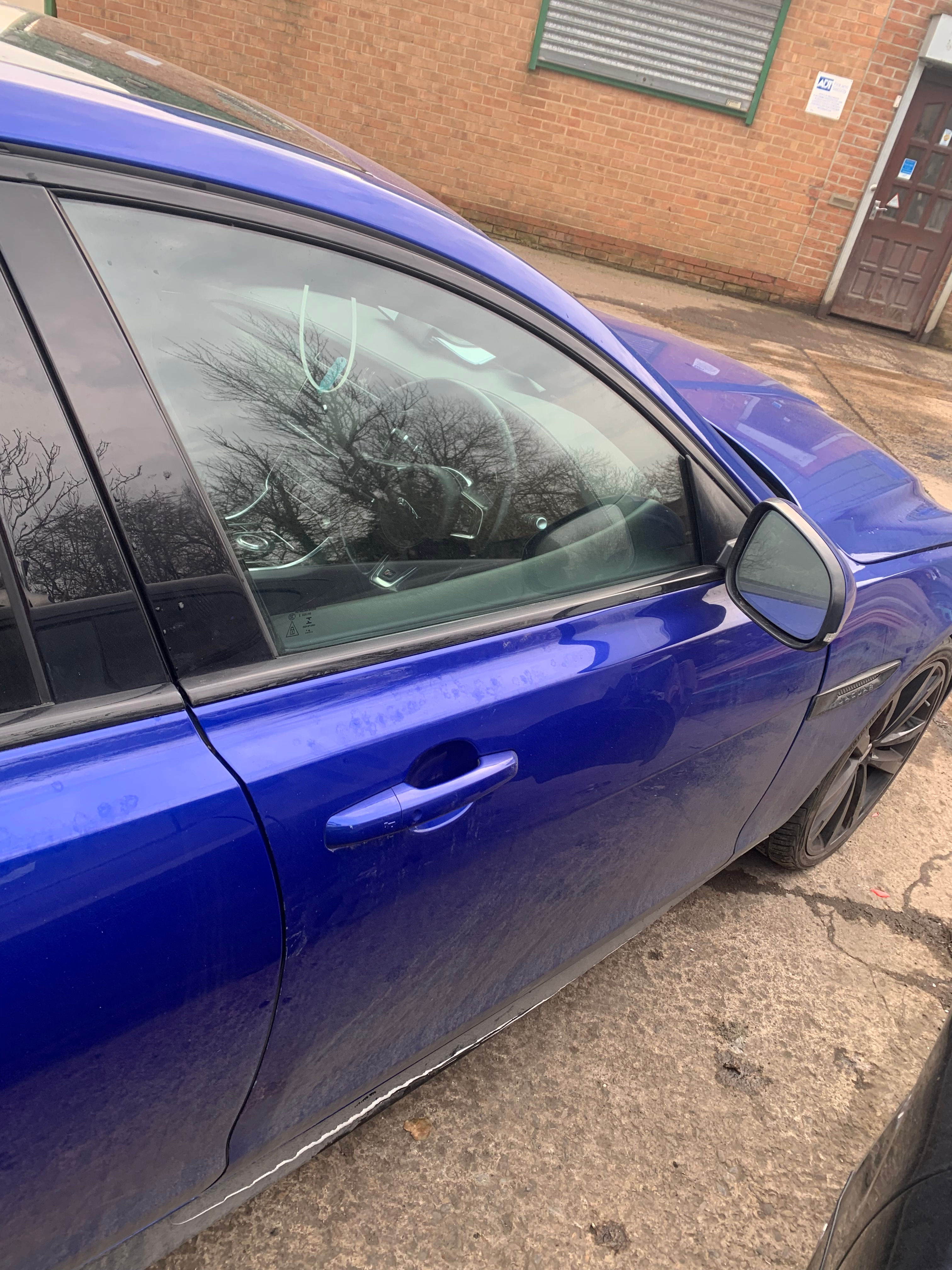 JAGUAR ALL NEW XF (X260) OSF/RHF DOOR ASSEMBLY (CEASIUM BLUE)  (JHK) T2H4138