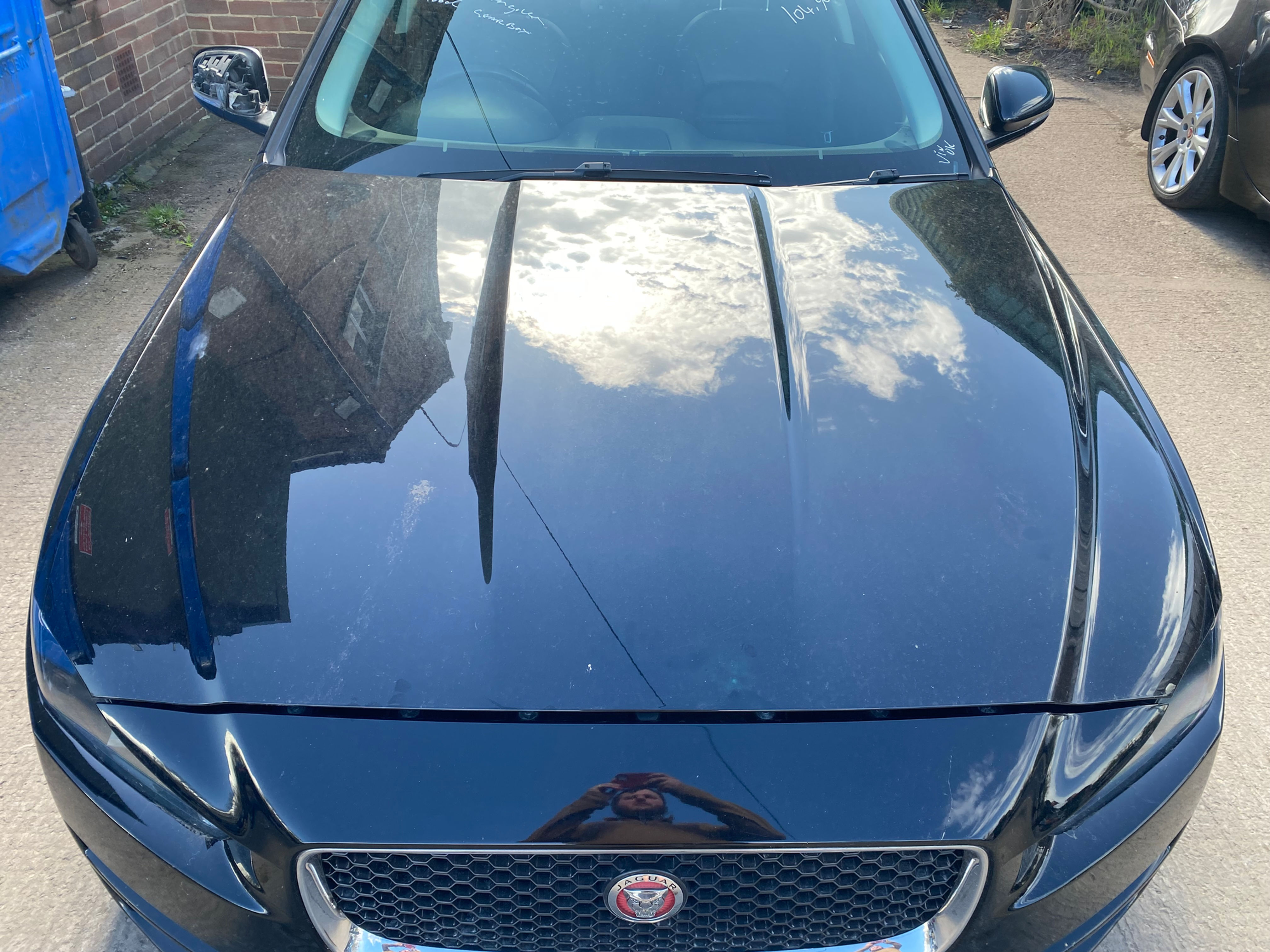 JAGUAR XE BONNET ASSEMBLY (EBONY BLACK PEC) T4N2638