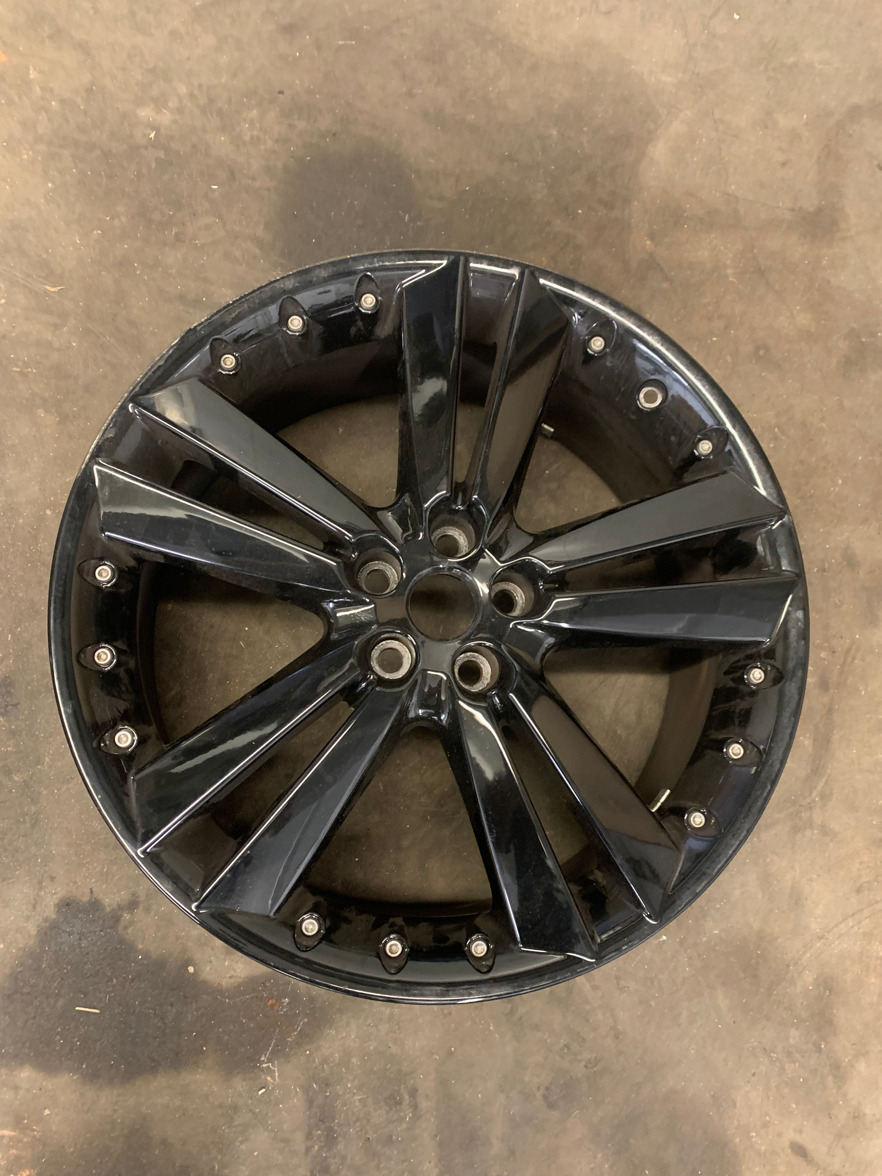 20" Kalimnos Alloy Wheel Assembly (8.5J) (Gloss Black) (As it comes off car Used