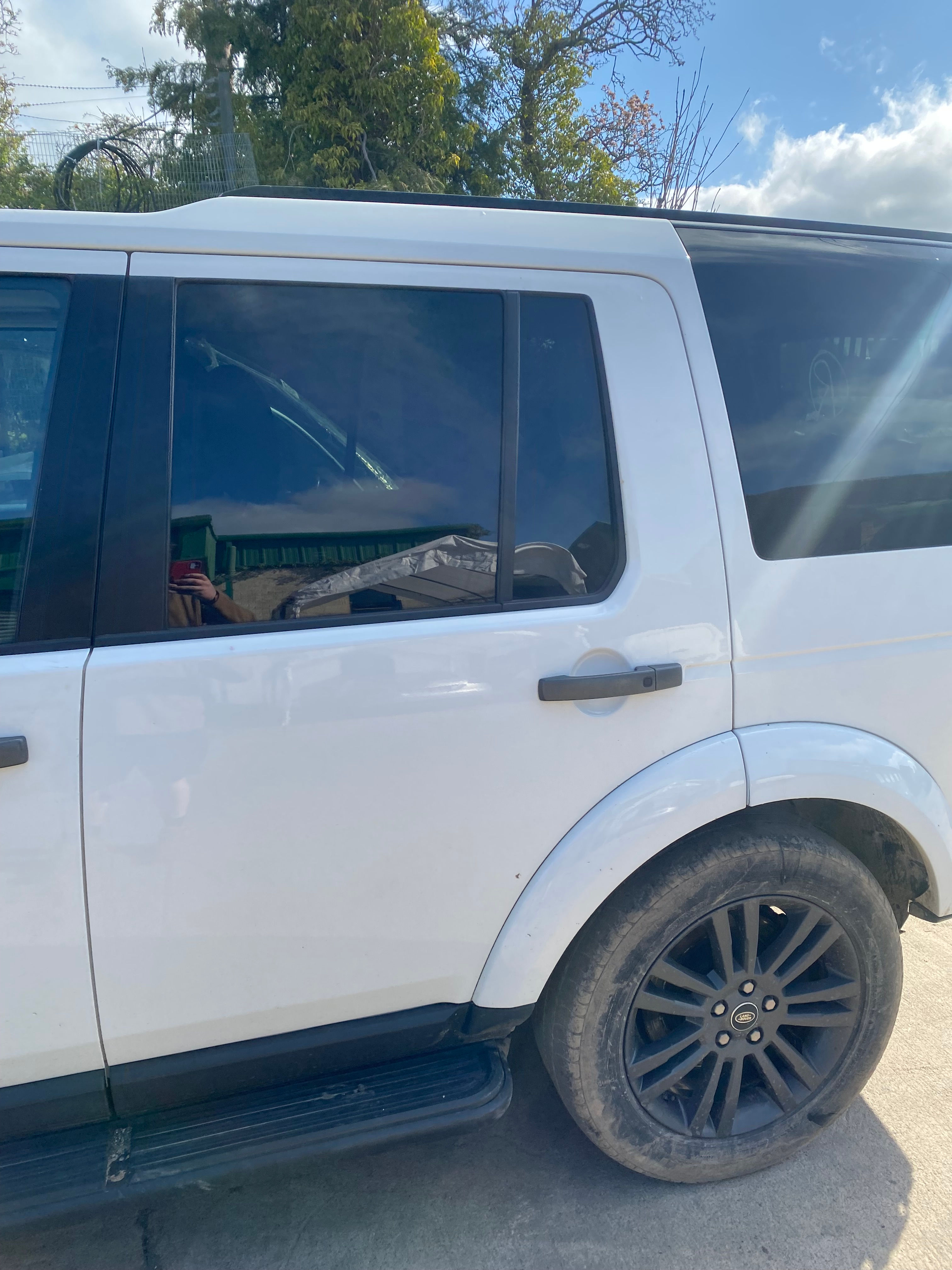 LAND ROVER DISCOVERY 4 NSR DOOR ASSEMBLY FUJI WHITE NER  BFA780190